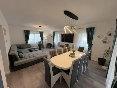 SAG, CASA MODERNA P+M, 4 CAMARE, 2 BAI, INCALZIRE IN PARDOSEALA - Timisoara