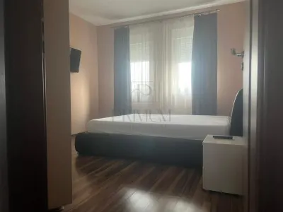 ARADULUI - ETAJ 1 - BLOC NOU - 3 CAMERE - INCALZIRE PARDOSEALA - CLIMA - LOC PARCARE - foto 5