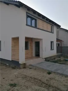 Sag- despartit prin garaj- 5 camere - foto 2