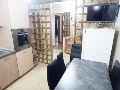 LIPOVEI - DECOMANDAT - 4 CAM - ETAJ 1 - 2 BALCOANE - BOXA - ZONA LINISTITA - foto 8