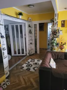 SIMION BARNUTIU - ETAJ 3 LIFT - 4 CAMERE - 2 BAI - 2 BALCOANE - DECOMANDAT - foto 3