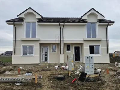 Duplex 4 camere - dormitor la parter - bucatarie inchisa - canalizare - foto 4