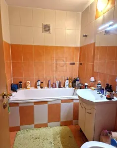 SOARELUI - ETAJ 1 - 3 CAMERE - 2 BAI - CENTRALA PROPRIE - BOXA - foto 3
