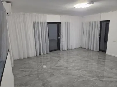 SAGULUI, CASA 4 CAMERE, IMPARTITA IN APARTAMENTE CU TEREN GENEROS - foto 4
