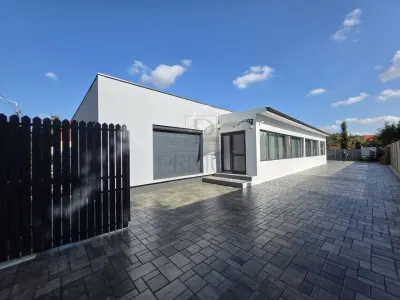 SAGULUI, CASA 4 CAMERE, IMPARTITA IN APARTAMENTE CU TEREN GENEROS - foto 9