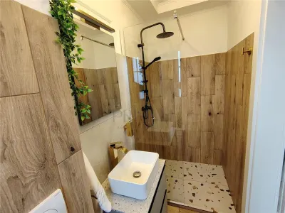 Duplex separat prin carport - Mobilat lux - Panouri si Asfalt - foto 11
