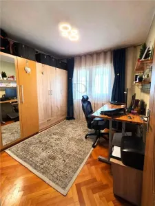 GHEORGHE LAZAR - RENOVAT - LIFT - 3 CAMERE - CENTRALA PROPRIE - Timisoara