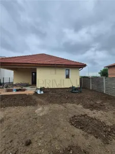 GHIRODA, CASA 3 CAMERE, 2 DORMITOARE BUCATARIE INCHISA - foto 2