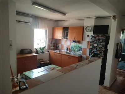 DAMBOVITA - 2 CAM - DECOMANDAT - CENTRALA PROPRIE - 2 BALCOANE - foto 3