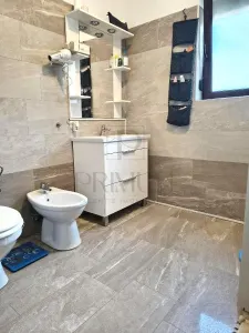 GIROC - 4 CAMERE - 2 BAI - DECOMANDAT - POD - PARCARE PRIVATA - 2 BALCOANE - foto 13