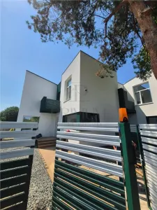 PLOPI, CASA INDIVIDUALA, 3 CAMERE, 2 DORMITOARE, 2 BAI - foto 3