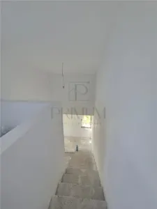 PLOPI, CASA INDIVIDUALA, 3 CAMERE, 2 DORMITOARE, 2 BAI - foto 9