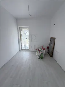 Duplex pe plan - compartimentare practica - 3 bai - teren 375 mp - foto 4