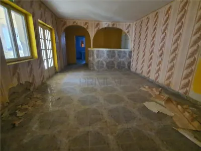 BRAYTIM, POSIBILITATE DE INVESTITIE, CASA DE RENOVAT, P+1E+POD, 2 BALCOANE SI TEREN GENEROS - foto 2