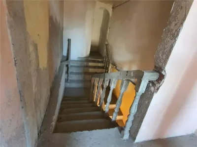 BRAYTIM, POSIBILITATE DE INVESTITIE, CASA DE RENOVAT, P+1E+POD, 2 BALCOANE SI TEREN GENEROS - foto 6