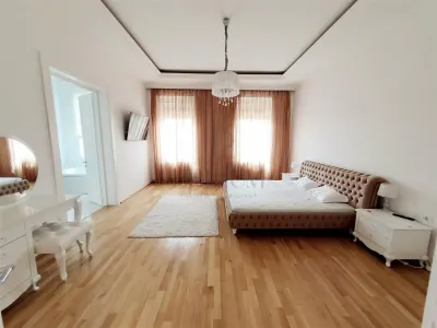 BAILE NEPTUN - RENOVAT LUX - 3 CAMERE - 2 BAI - INCALZIRE PARDOSEALA - CLIMA - CLADIRE ISTORICA - Timisoara