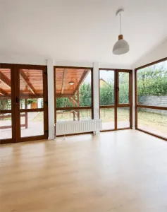 Dumbravita - Casa individuala - 5 Camere - Teren 630 - Zona linistita -  Bucatarie separata - Dumbravita
