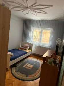 LIPOVEI - PARTER - BLOC IZOLAT - 3 CAMERE - 2 BAI - BALCON - CENTRALA PROPRIE - DECOMANDAT - foto 4