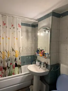 LIPOVEI - PARTER - BLOC IZOLAT - 3 CAMERE - 2 BAI - BALCON - CENTRALA PROPRIE - DECOMANDAT - foto 7