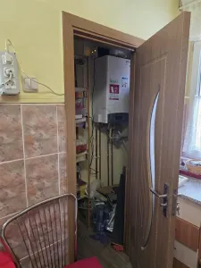 SAGULUI - ETAJ 2 - BLOC IZOLAT - 3 CAMERE - DEBARA - CENTRALA PROPRIE - CLIMA - foto 2