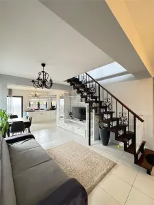 BRAYTIM | CASA INDIVIDUALA | 6 CAM | CURTE |PARCARE | CENTRALA  |MOBILATA | UTILATA |Utilitati complete - Giroc