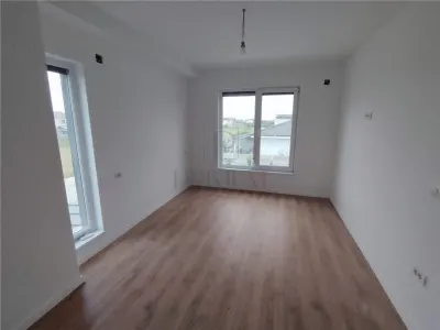 DUPLEX MODERN - ZONA CENTRALA - SEPARAT PRIN BAIE - GAZON SI SISTEM DE IRIGARE - foto 5