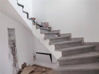 DUPLEX MODERN - ZONA CENTRALA - SEPARAT PRIN BAIE - GAZON SI SISTEM DE IRIGARE - foto 9