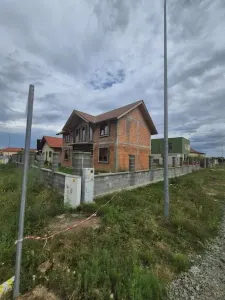 CASA INDIVIDUALA LA ROSU - ZONA EXCELENTA URSENI - ASFALT - TOATE UTILITATILE - Timisoara