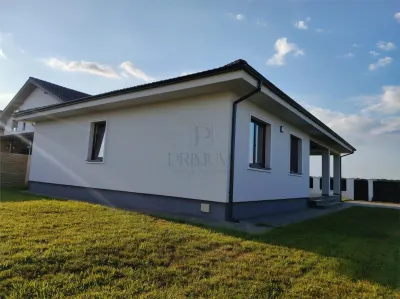 Casa individuala - finalizata - living mare - bucatarie separata - foto 2