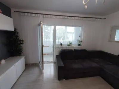 LIPOVEI - ETAJ 1 - ANVELOPAT - 3 CAM - 2 BAI - 2 BALCOANE - CENTRALA PROPRIE- - foto 12