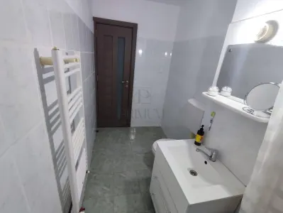 LIPOVEI - ETAJ 1 - ANVELOPAT - 3 CAM - 2 BAI - 2 BALCOANE - CENTRALA PROPRIE- - foto 15