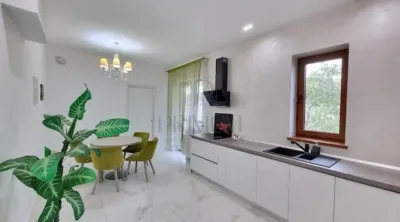COMPLEX - 2 CAMERE - RENOVAT COMPLET - 100 MP - CENTRALA PROPRIE - foto 2