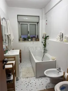 TORONTALULUI - 2 CAMERE - POSIBILITATE 2 LOCURI DE PARCARE - MOBILAT SI UTILAT - ETAJ INTERMEDIAR - foto 6