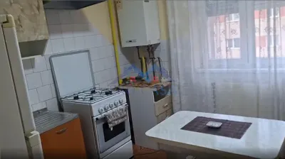 Apartament 3 camere, decomandat, Cetate, Lic. Sportiv, et.3, 2 bai - foto 3