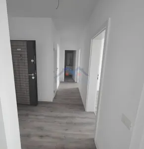 Apartament cu 3 camere, bloc nou, et.1, parcare, - foto 5
