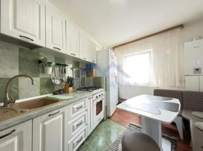 Apartament 2 camere , 2 balcoane, Cetate, etaj 1,zona Mercur - Alba Iulia