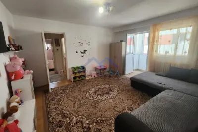 Apartament 3 camere in Cetate, et.3 - foto 1