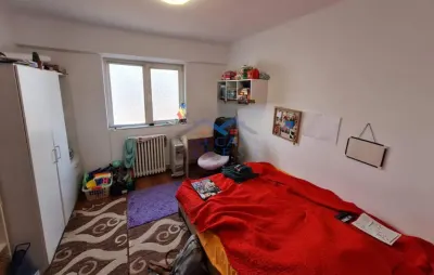 Apartament 4 camere decomandat in Cetate, zona Closca - foto 4