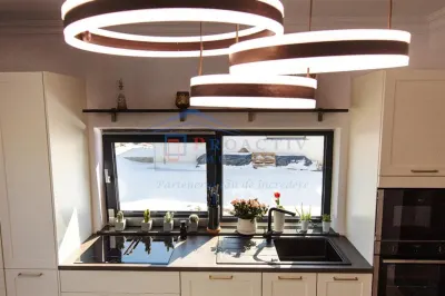Casa cu finisaje moderne in Scheia l C-4750 - foto 2