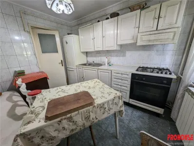 Str. Panselelor, langa Universitate - chirie apartament 3 camere decomandate - mobilat - foto 3