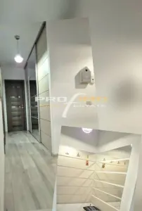 Km 4, apartament 3 camere decomandat, bloc nou, mobilat si utilat modern - foto 4
