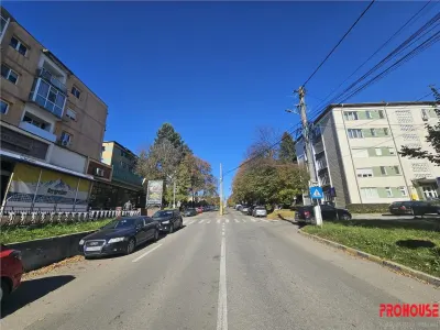 Buhusi - 3 camere  - etaj 3 - Buhusi