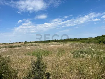 RECO Teren intravilan 3,9 ha -Les - foto 1
