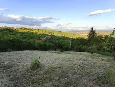 RECO Teren intravilan zona Podgoria - foto 1
