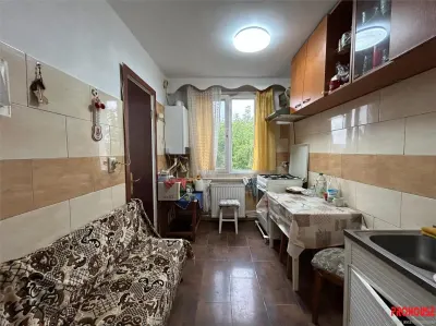 Zona Ura - Apartament cu 3 camere - foto 6