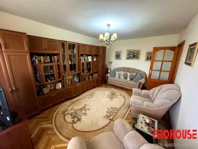 Cornisa - apartament 2 camere decomandate - bucatarie mare - hol mare patret - Bacau