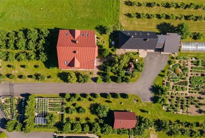 Domeniu de vanzare | 2 Case | Teren 5800 mp | Bucsoaia, C-5511 - foto 13