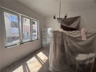RECO, Doua case, zona  ultracentral, singur in curte, Oradea - foto 11