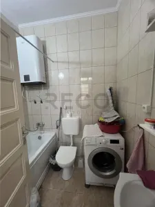 RECO, Doua case, zona  ultracentral, singur in curte, Oradea - foto 6