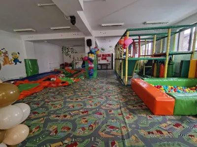Spatii comerciale, Obcini, S-881 - foto 3